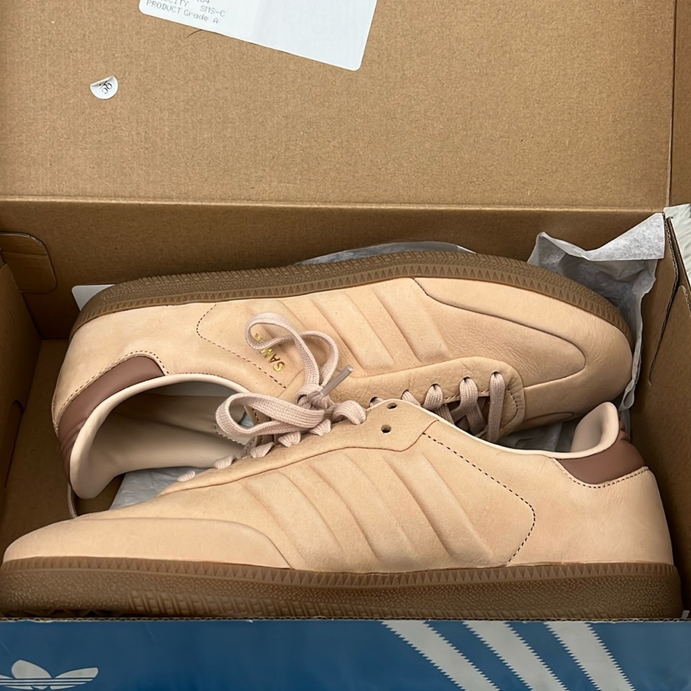 Beige Sambas
